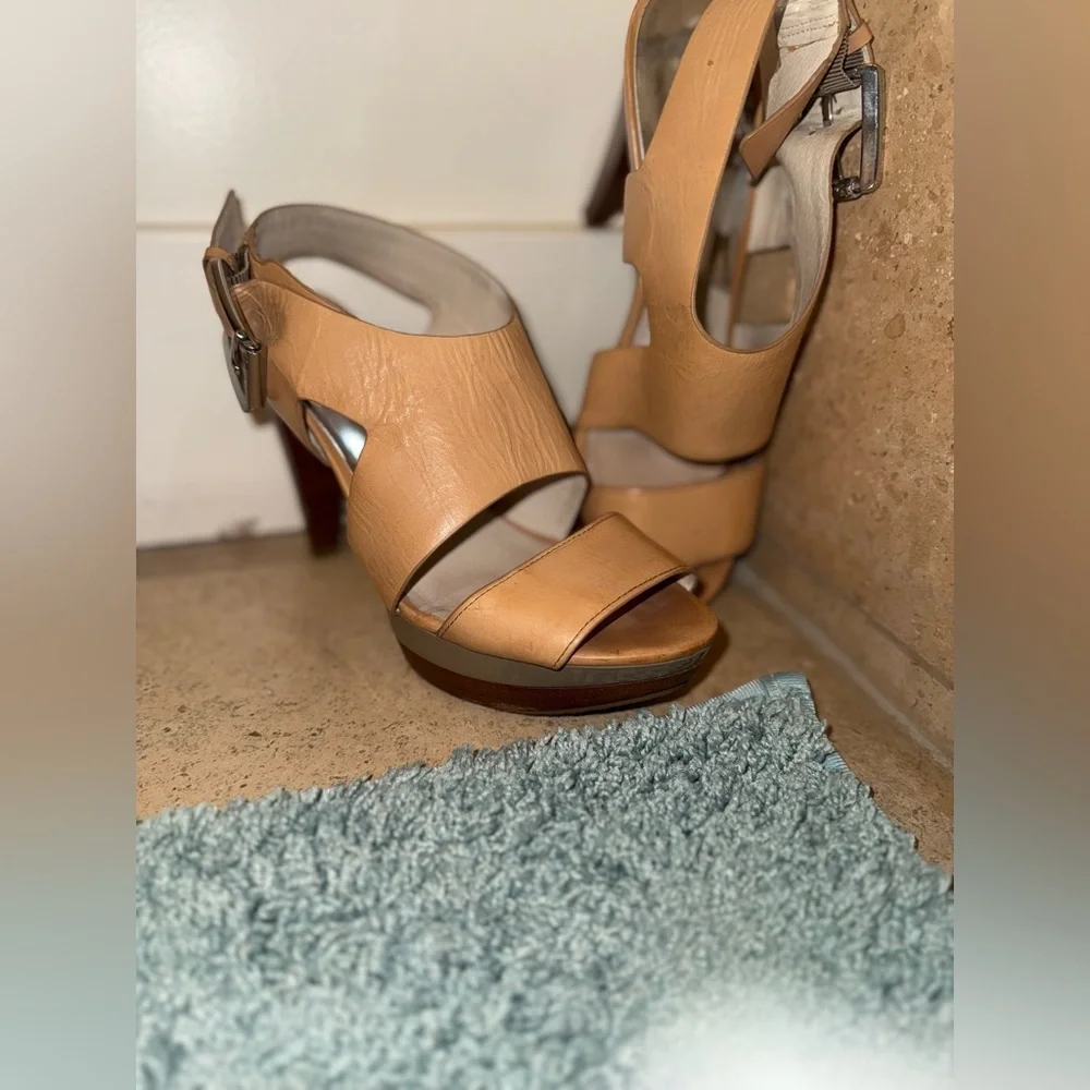 MICHAEL Michael Kors Carla Nude Leather Platform Wood stacked heel Sandals 7
